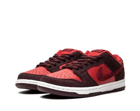 NIKE SB DUNK LOW CHERRY