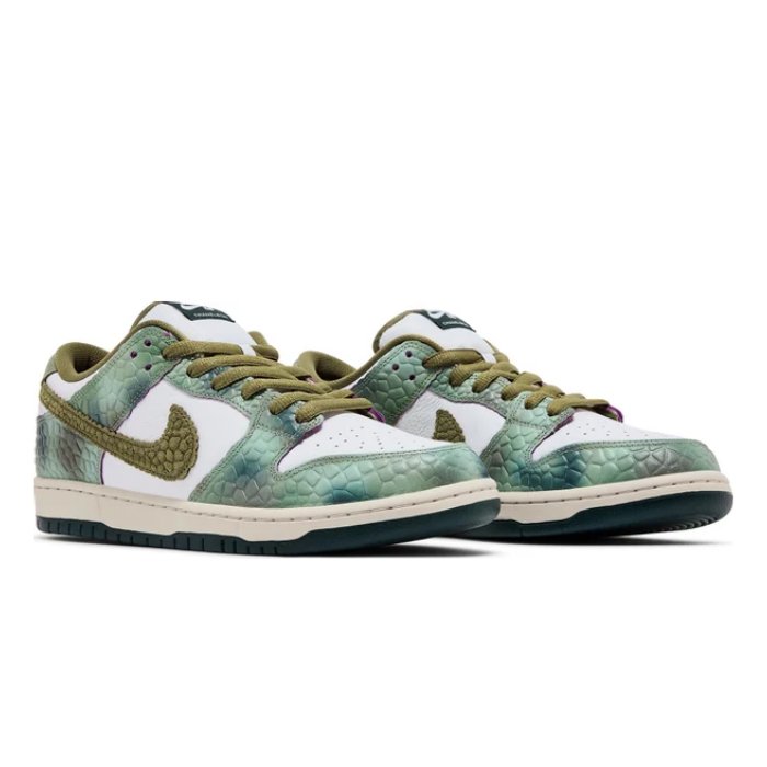 SB Dunk Low Alexis Sablone Chameleon