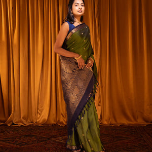 Green Handloom Soft Silk Saree With Kamalam Buttas-Green