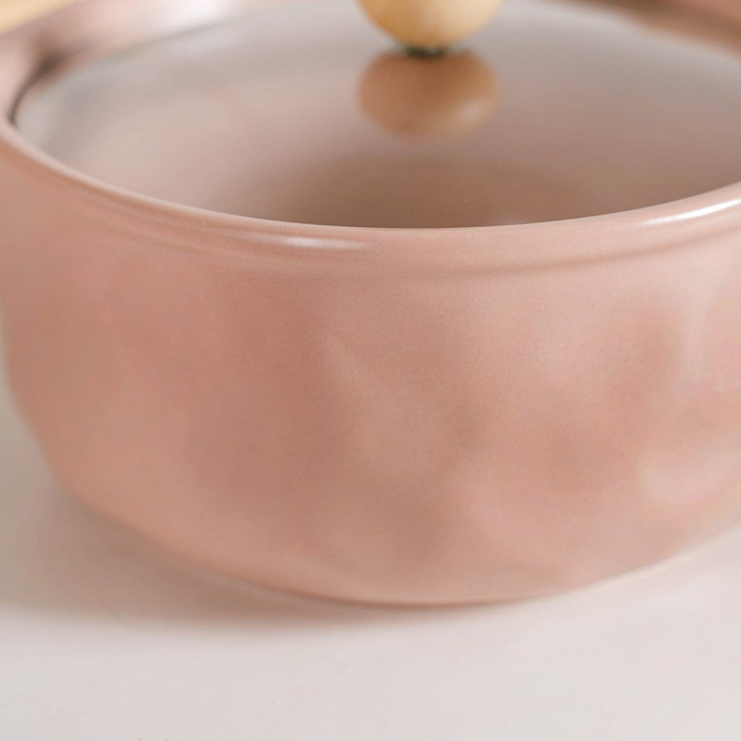 Peach Pebble Ceramic Serving Bowl With Lid 950ml