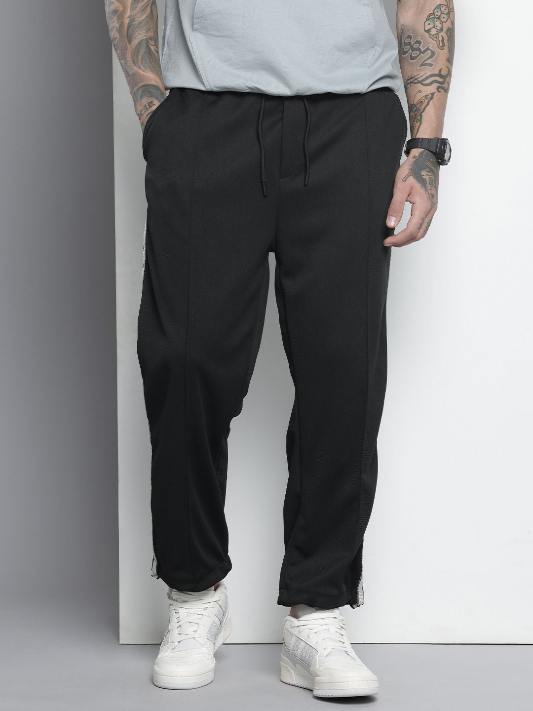 Men's Black Relaxed Fit Printed Wide Leg Joggers