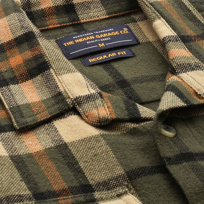 Men's Green Regular Fit Checked Casual Shirt