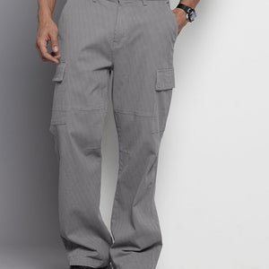 Men's Grey Relaxed Fit Geometric Print Cargos