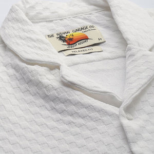 Men's White Relaxed Fit Solid Resort Wear Shirt