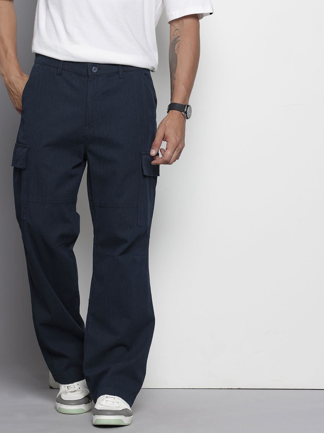 Men's Navy Blue Relaxed Fit Geometric Print Cargos