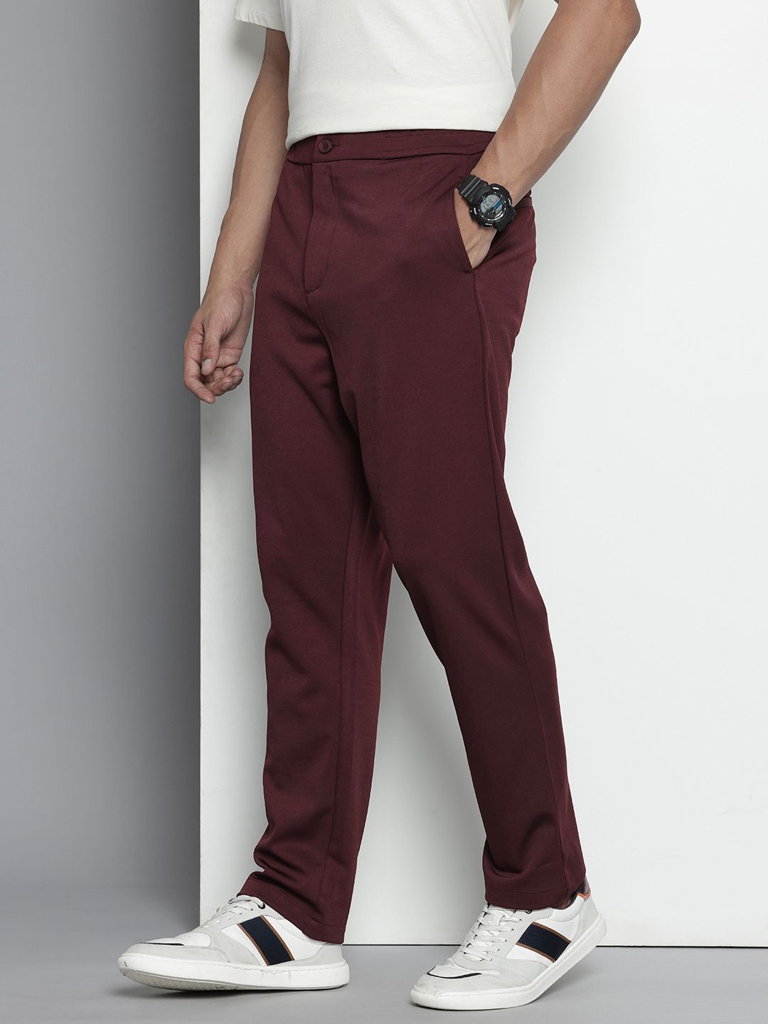 Men's Maroon Relaxed Fit Solid Chinos