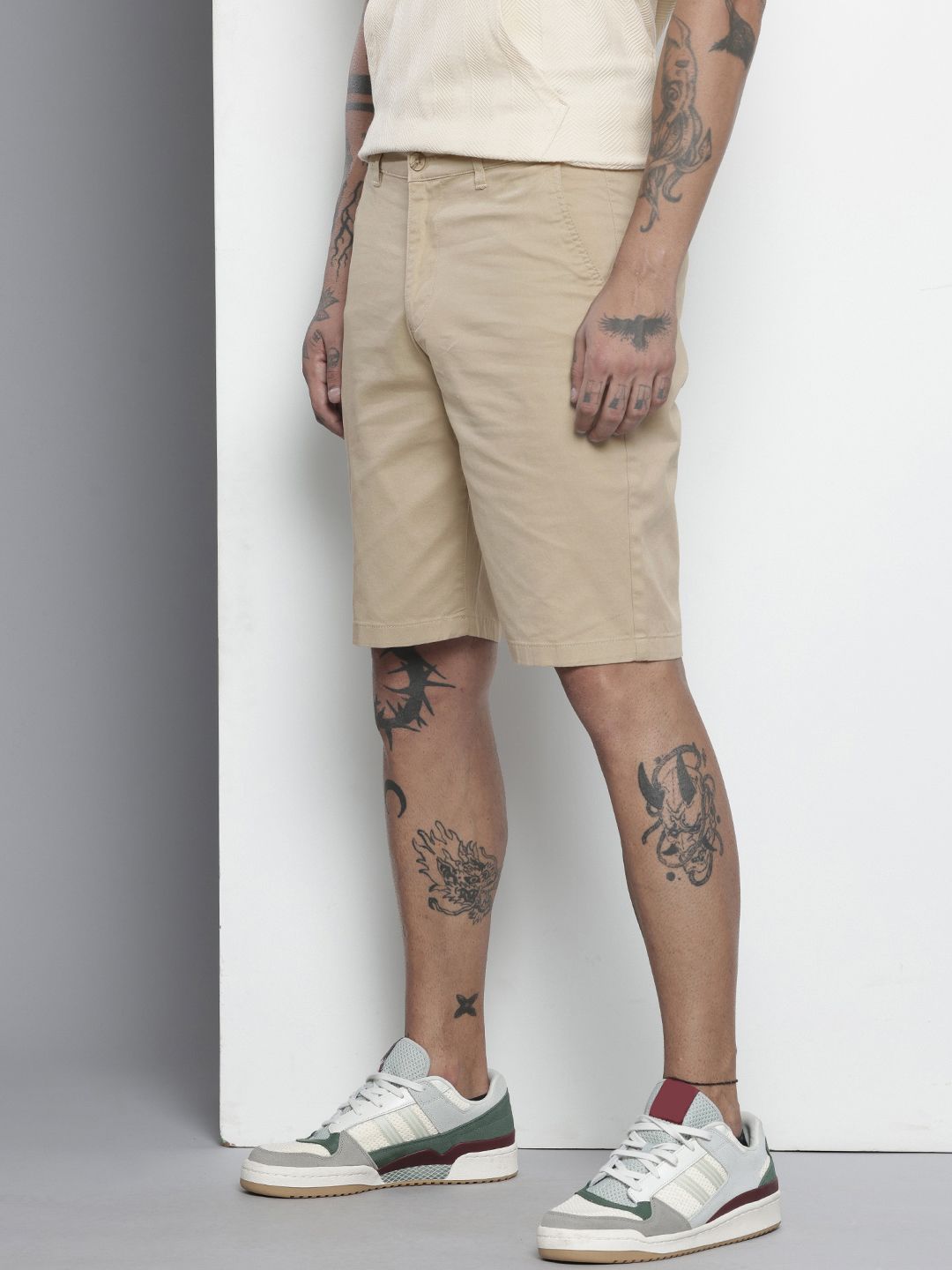 Men's Beige Regular Fit Solid Chino Shorts