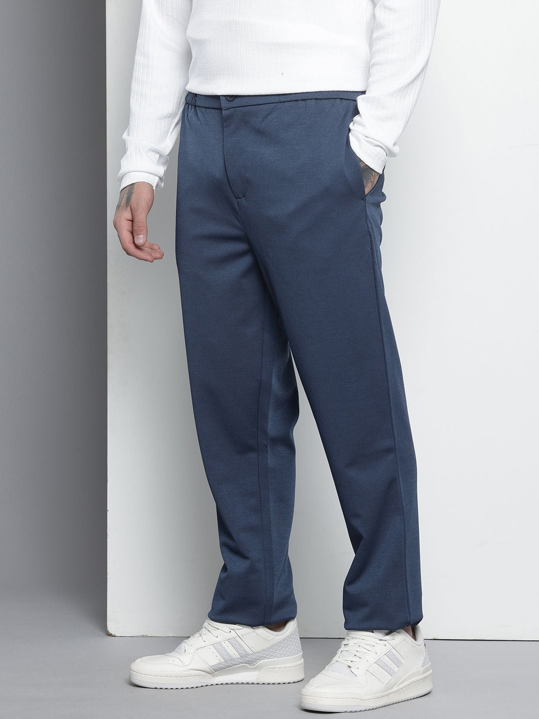 Men's Blue Regular Fit Solid Chinos