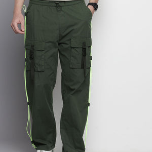 Men's Green Relaxed Fit Solid Utility Cargo Jogger