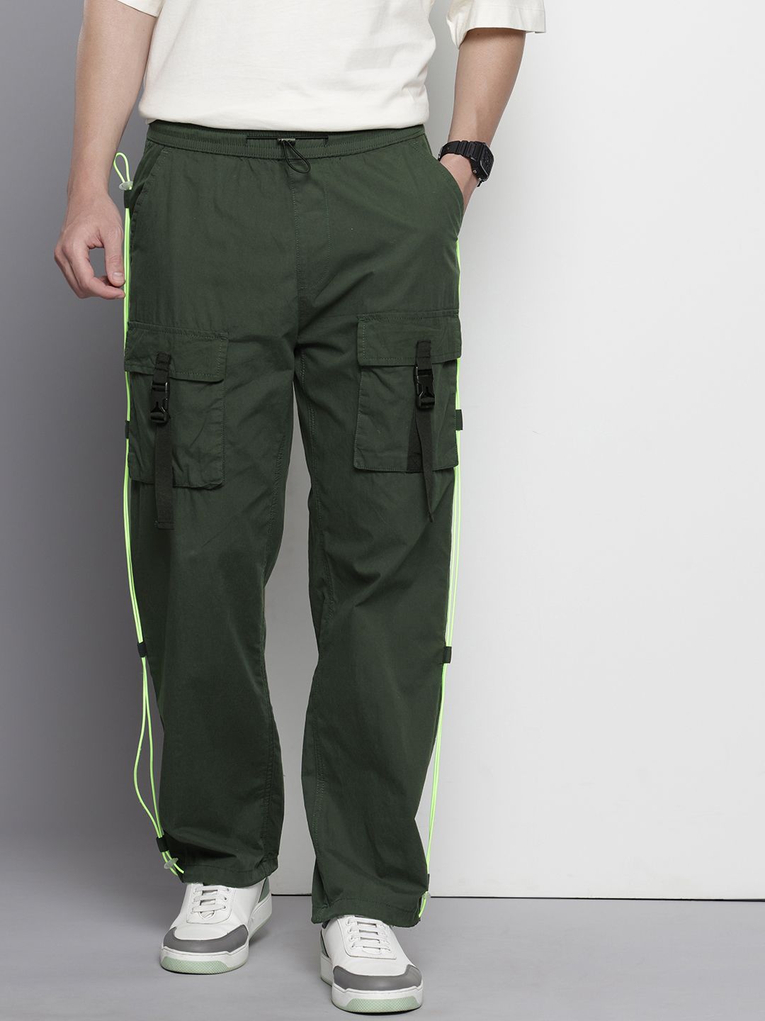Men's Green Relaxed Fit Solid Utility Cargo Jogger