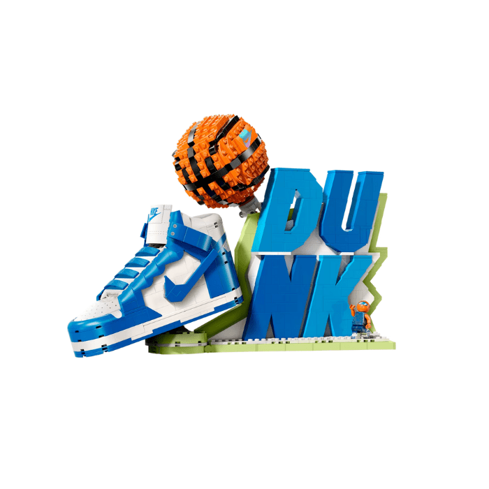 Nike Dunk x LEGO® Set Sneaker-Building Kit with Exclusive Minifigure