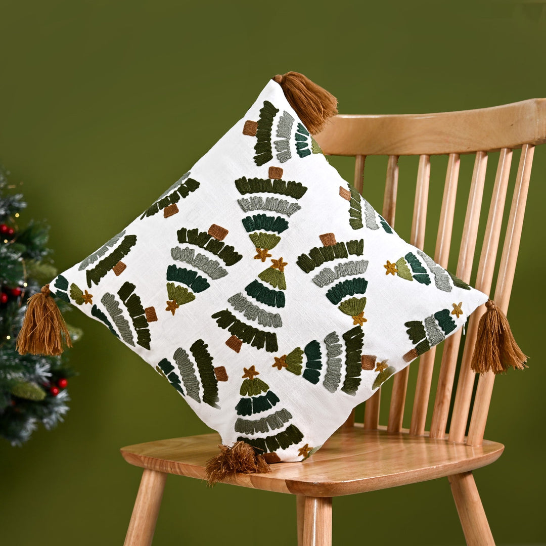 Snowy White Sofa Cushion Cover With Christmas Trees 40x40cm