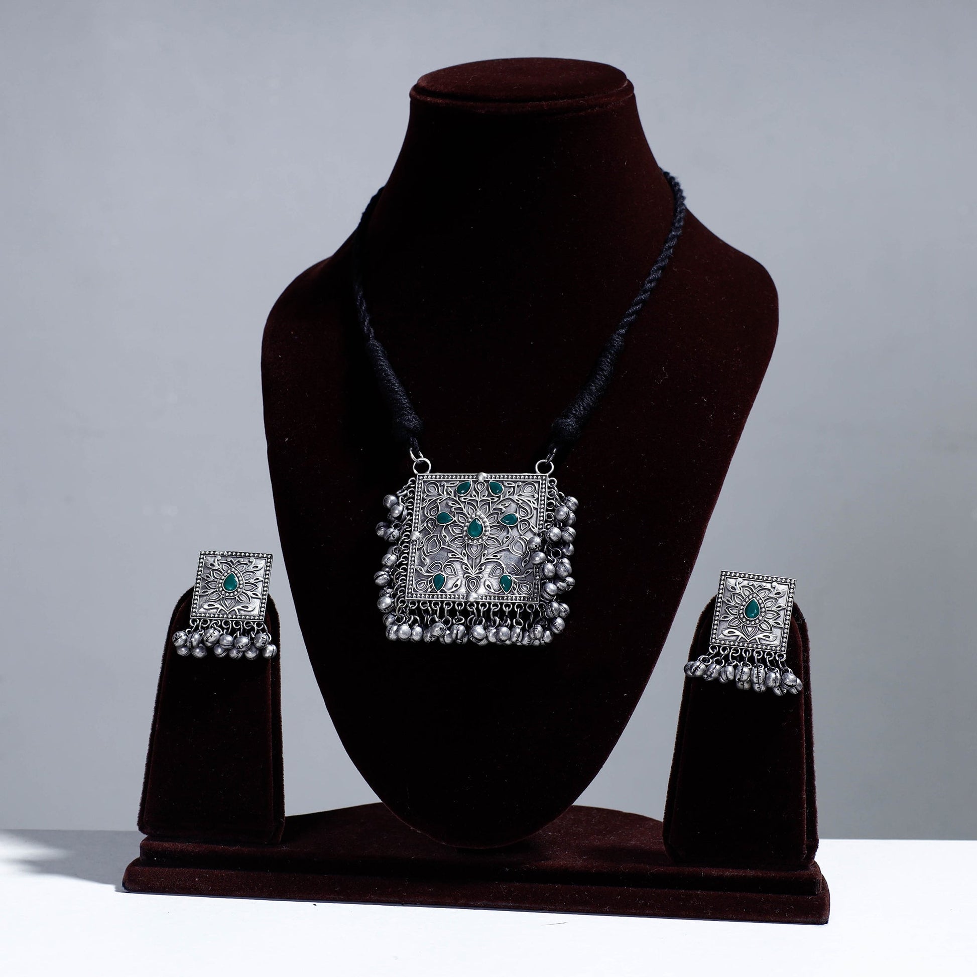 Antique Silver Finish Oxidised Brass Base Stone Work Necklace Set