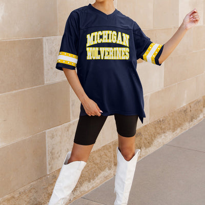 MICHIGAN WOLVERINES UNTIL KICKOFF OVERSIZED V-NECK RHINESTONE-STRIPED TRIM FASHION JERSEY