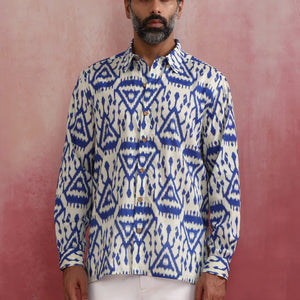 trueBrowns Men's Blue Ikat Cotton Shirt