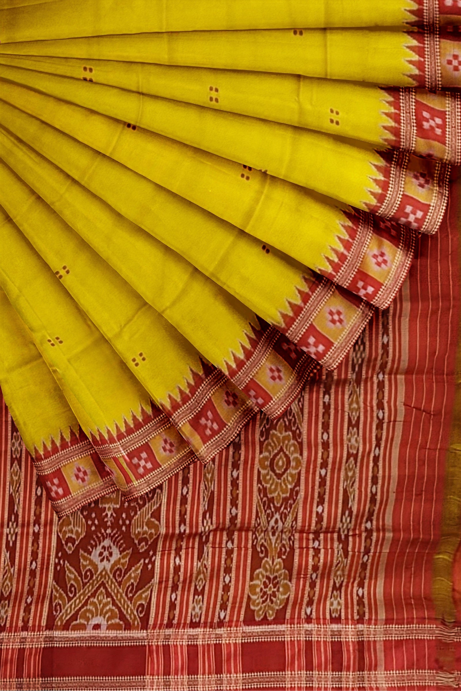 Golden Yellow Pasapali Border Odisha Ikat Khandua Silk Saree
