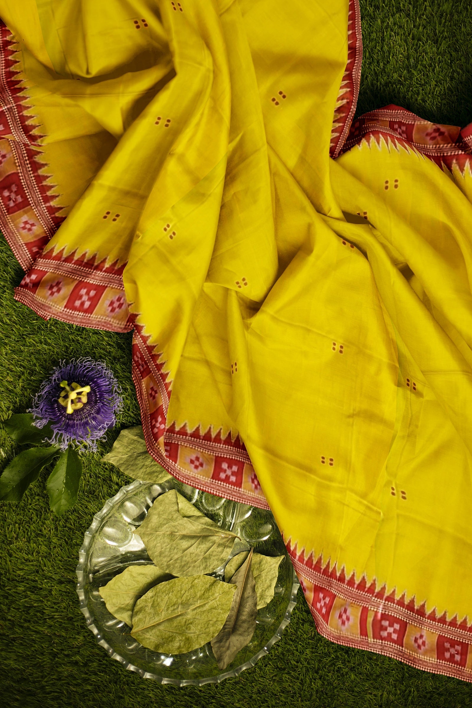 Golden Yellow Pasapali Border Odisha Ikat Khandua Silk Saree