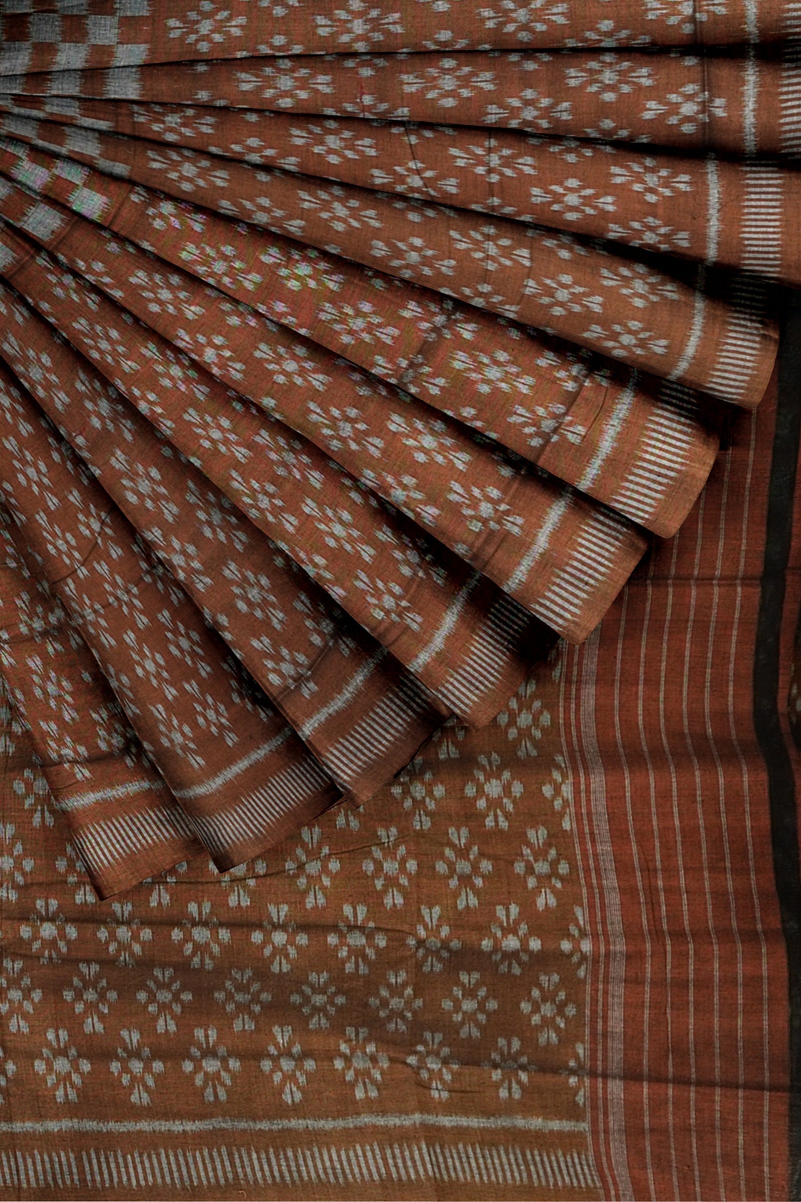 Cupper Grey Maniabandha Flower Motif Cotton Saree