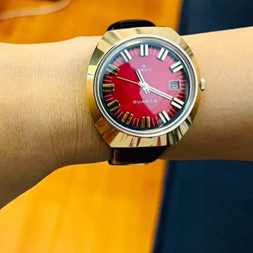 Timex Q Timex Men 1972 Reissue Burgundy Tonneau Dial Analog Watch 39mm TW2V25400U9
