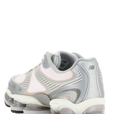 New Balance 2000 Sneakers