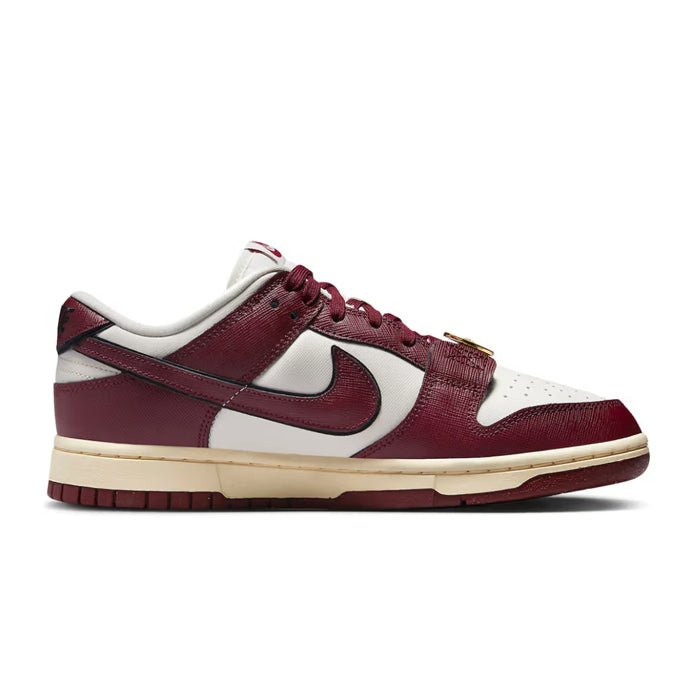 Wmns Dunk Low SE Sisterhood - Team Red