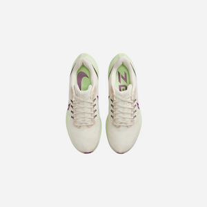 Nike Air Zoom Pegasus 39 Red Plum Barely Volt