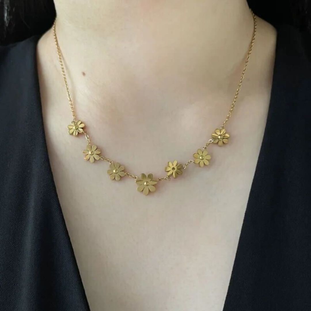 Gold Daisy Flower Necklace