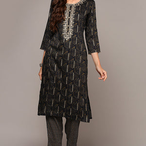 Blue Silk Blend Ethnic Motifs Straight Kurta VCK9130