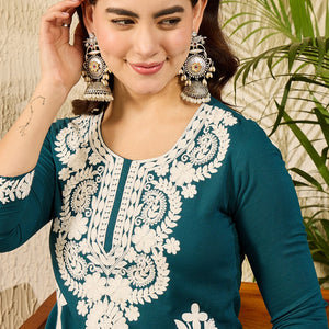 Blue Viscose Rayon Solid Embroidered Straight Kurta VCK9784