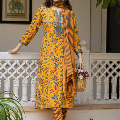 Yellow Rayon Blend Floral Printed Straight Trouser Suit Set VKSKD2256
