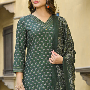 Green Cotton Blend Floral Printed Straight Suit Set VKSKD2298