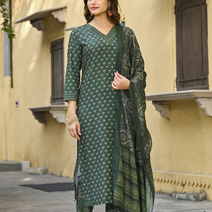 Green Cotton Blend Floral Printed Straight Suit Set VKSKD2298