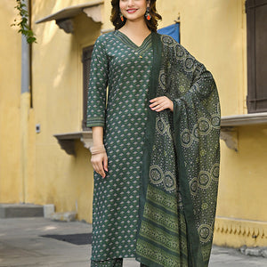 Green Cotton Blend Floral Printed Straight Suit Set VKSKD2298