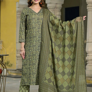 Green Cotton Blend Floral Printed Straight Suit Set VKSKD2303