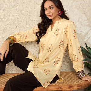 Yellow Cotton Blend Floral Printed Regular Kurti Tunics VT1327