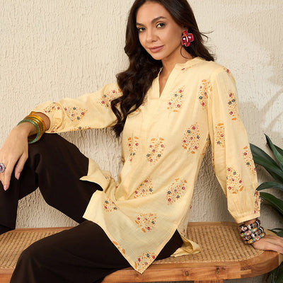 Yellow Cotton Blend Floral Printed Regular Kurti Tunics VT1327