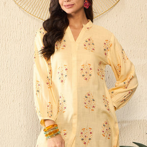Yellow Cotton Blend Floral Printed Regular Kurti Tunics VT1327