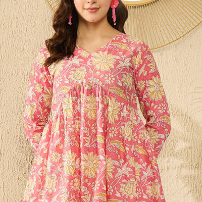Pink Cotton Blend Floral Printed Regular Kurti Tunics VT1334