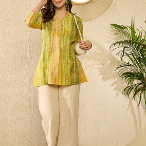 Green Rayon Blend Floral Printed Regular Kurti Tunics VT1348