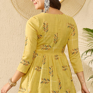 Yellow Cotton Blend Floral Printed Regular Kurti Tunics VT1352