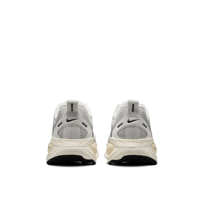 Nike Vomero 18 Summit White Coconut Milk