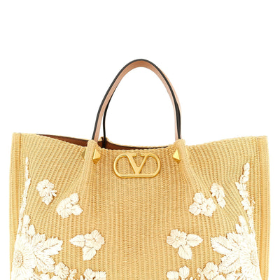 Shopping Valentino Garavani Medium Raffia