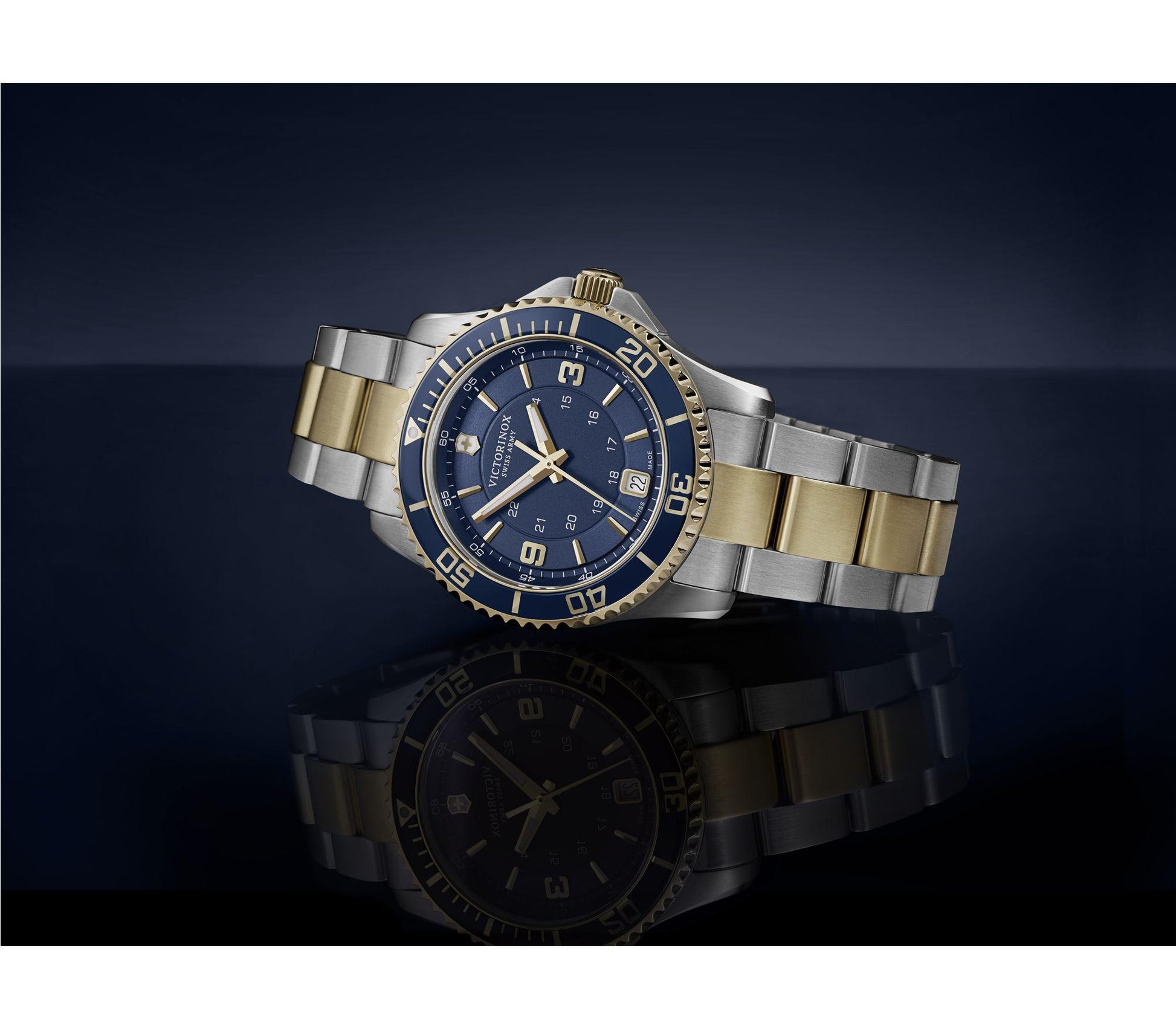 Victorinox Maverick Small Blue Dial Men 34MM