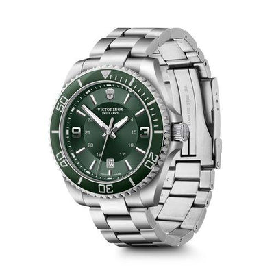 Victorinox Maverick Green Dial Men 43mm