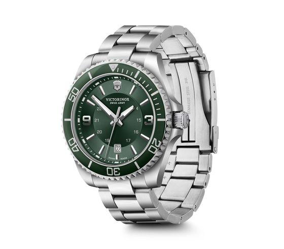 Victorinox Maverick Green Dial Men 43mm