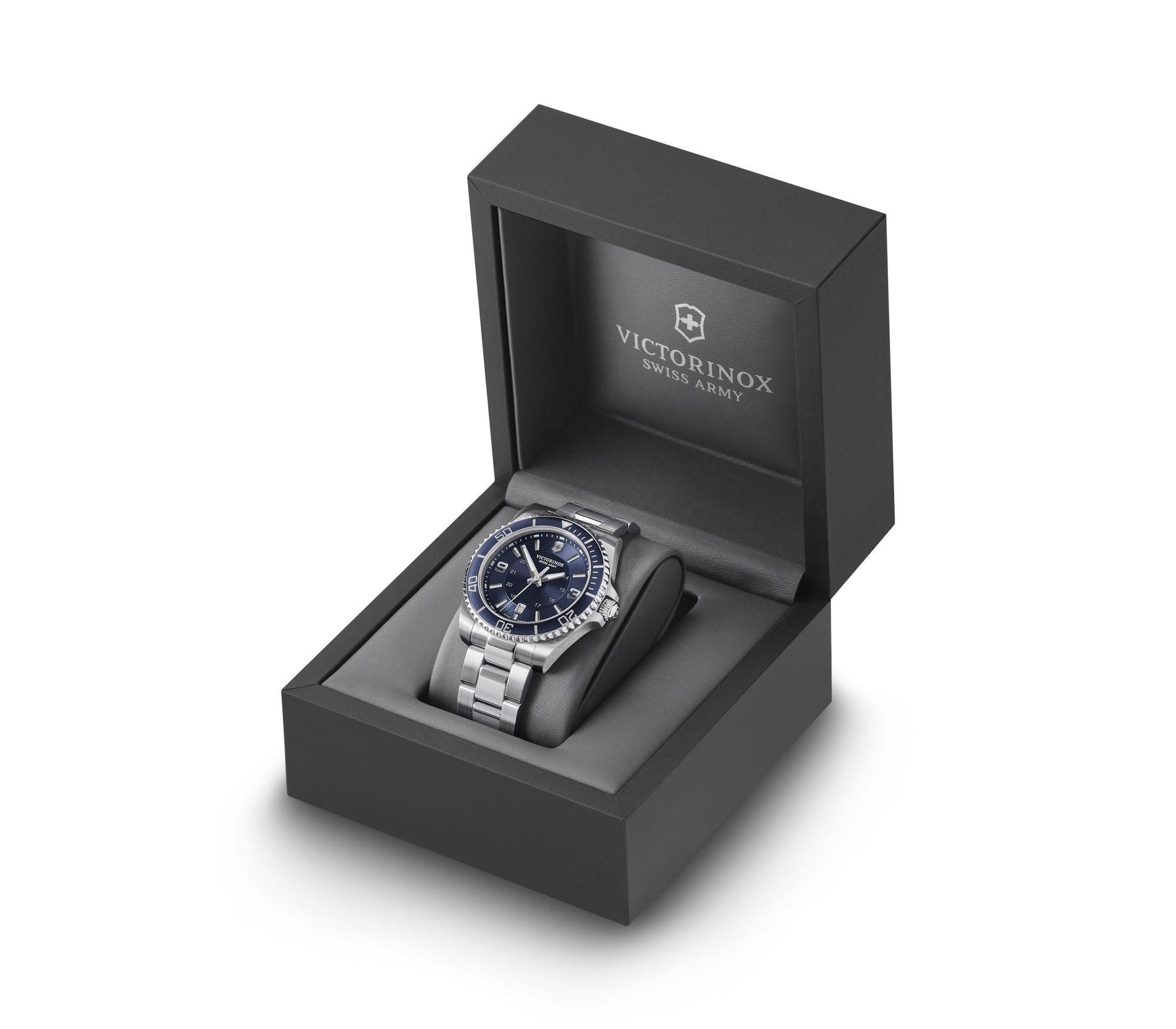 Victorinox Maverick Large Blue Dial Men 43mm