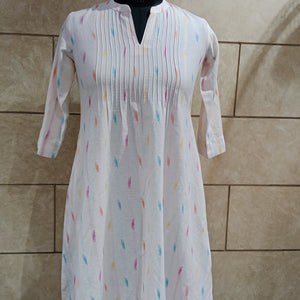 Maroon Bandhani Foil Printed Chiffon Saree With Tassels