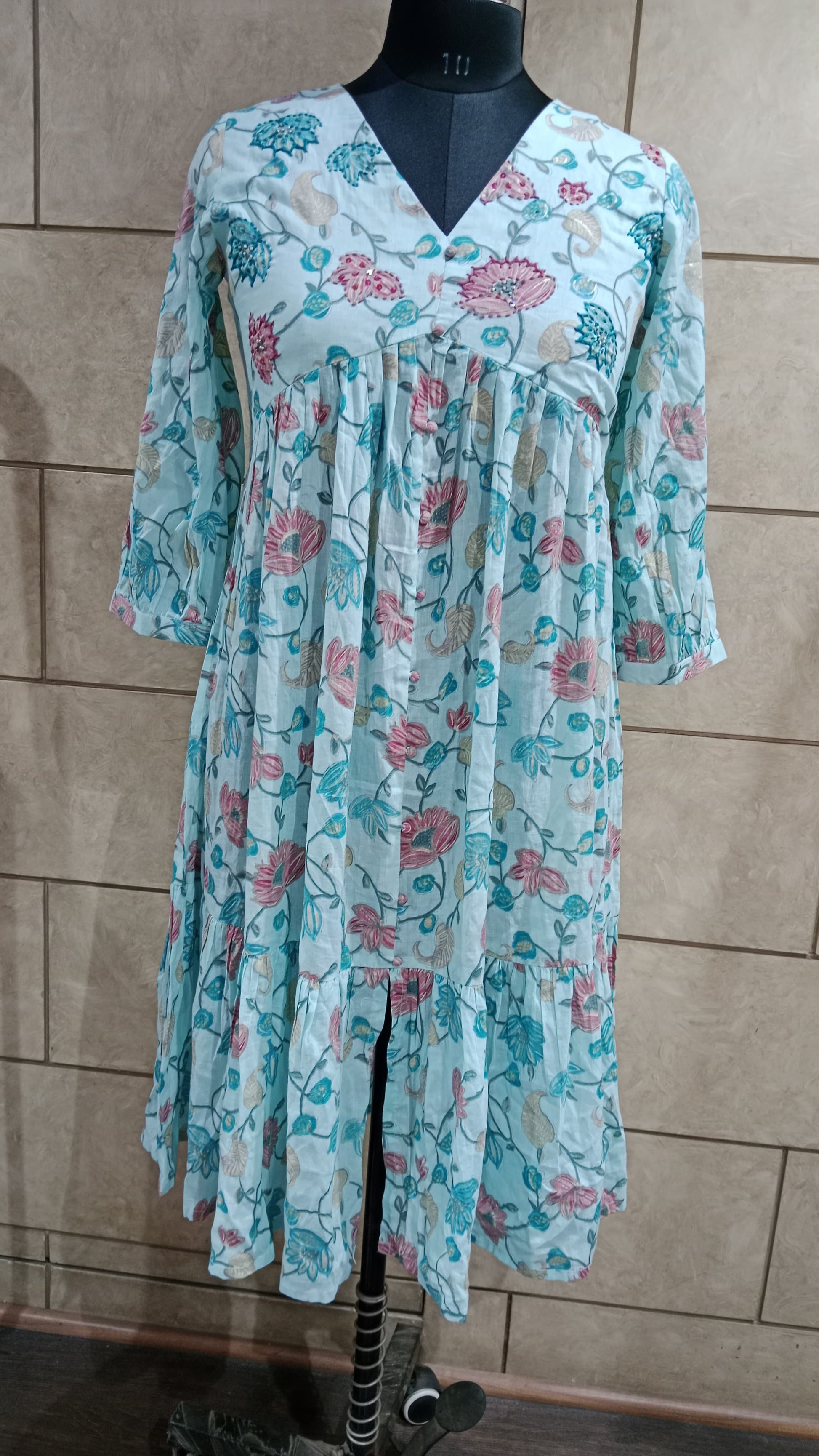 Maroon Bandhani Foil Printed Chiffon Saree With Tassels