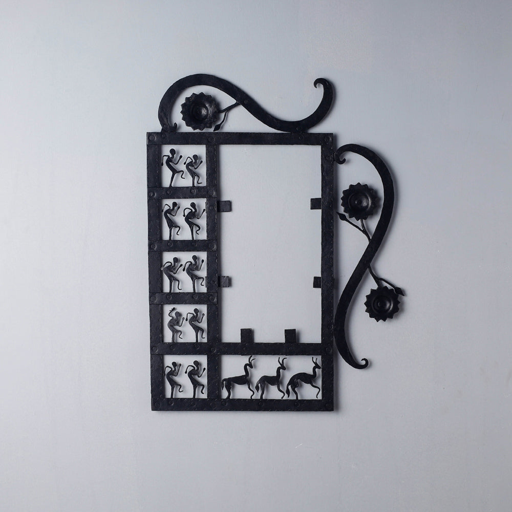 Bastar Tribal Wrought Iron Photo Frame (21 x 18 in)