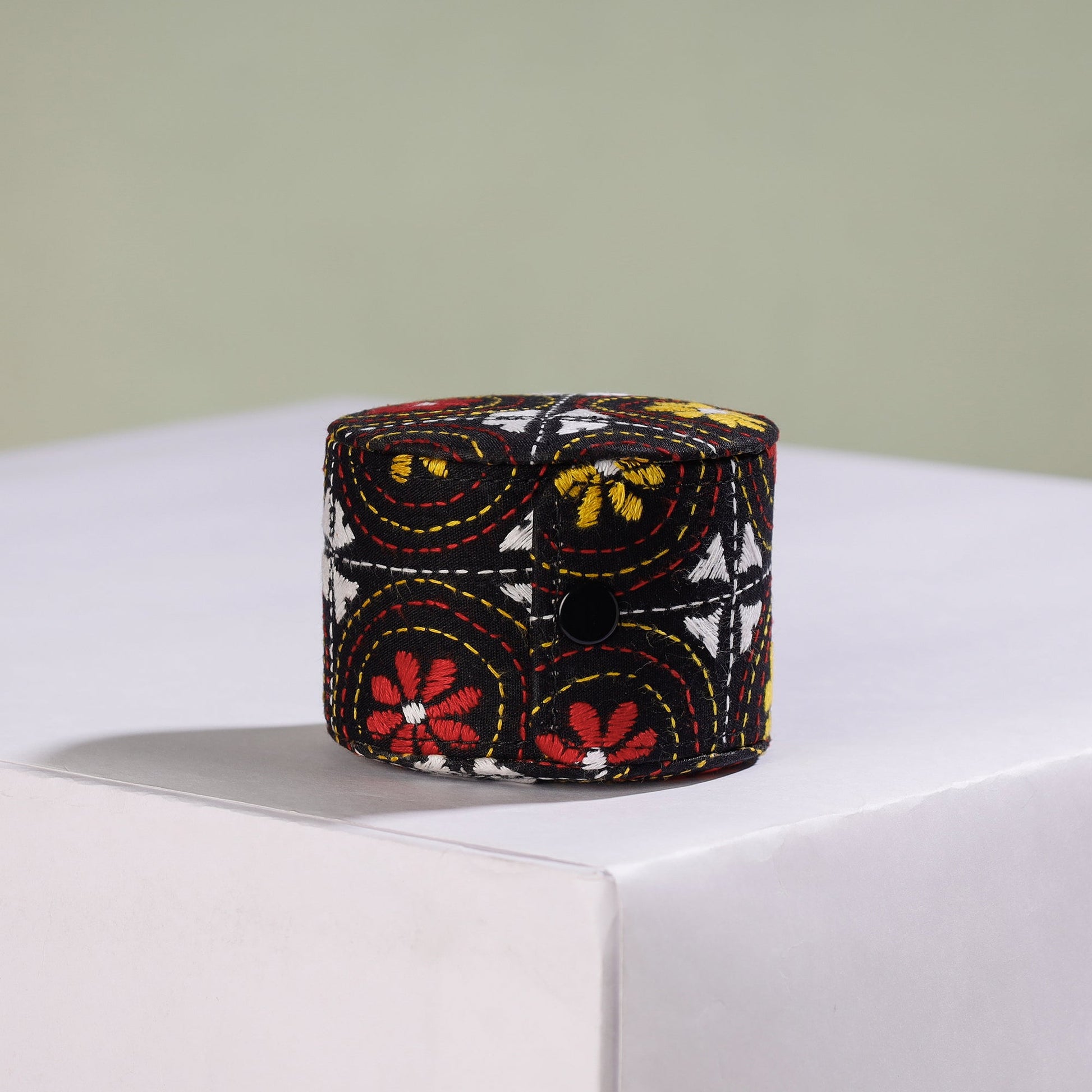 Bengal Kantha Work Handcrafted Bangle Box (Small)